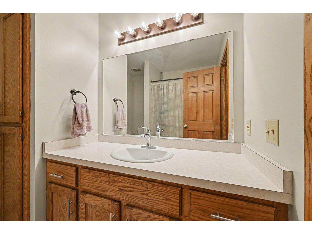 5654 Chatsworth Street N Shoreview MN 55126 7087239 image20
