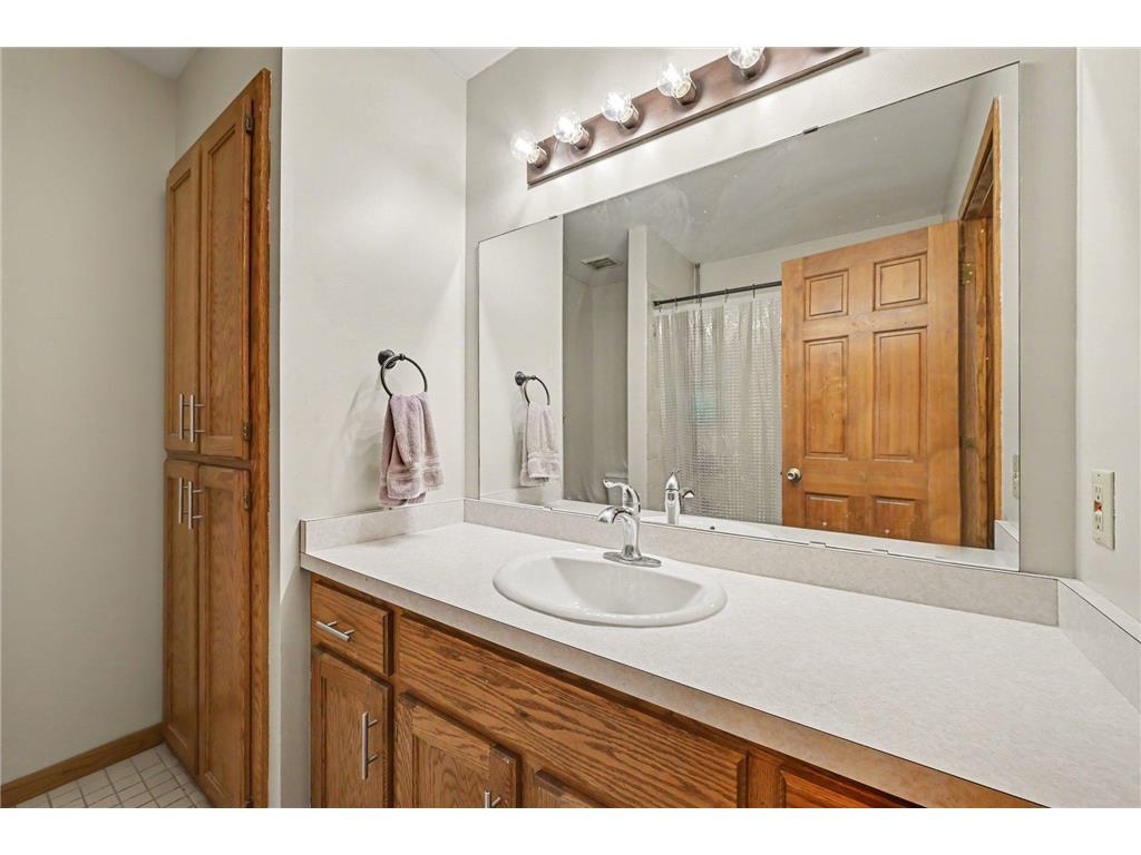 5654 Chatsworth Street N Shoreview MN 55126 7087239 image21