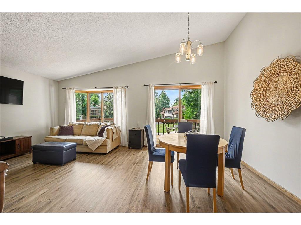 5654 Chatsworth Street N Shoreview MN 55126 7087239 image9