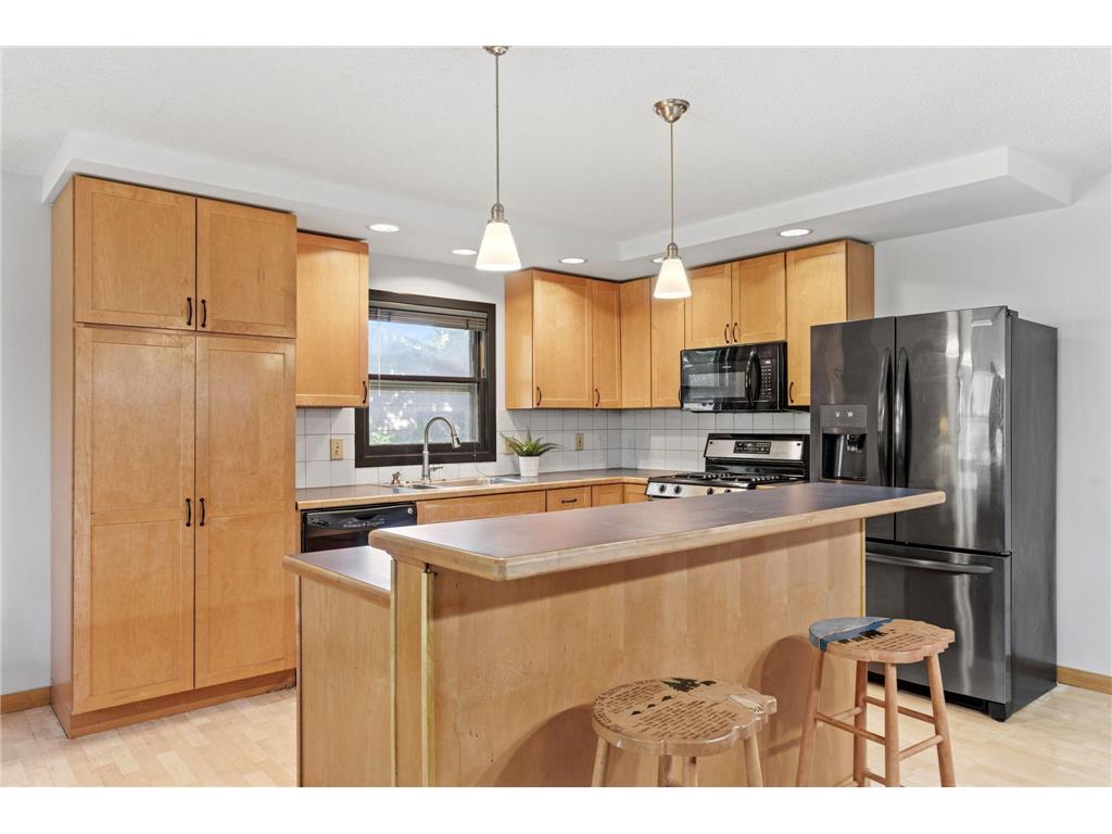 566 Fairfield Drive NW New Brighton MN 55112 6776518 image1