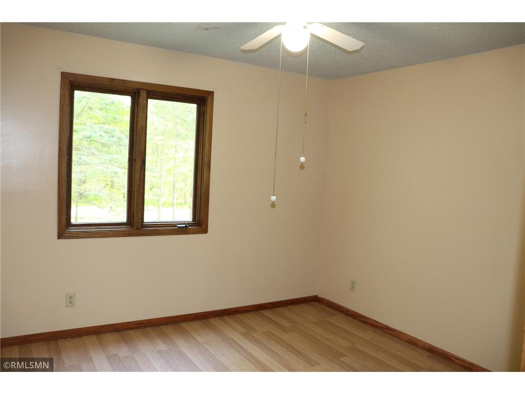 5663 W Birchview Road Grasston MN 55030 7079053 image12