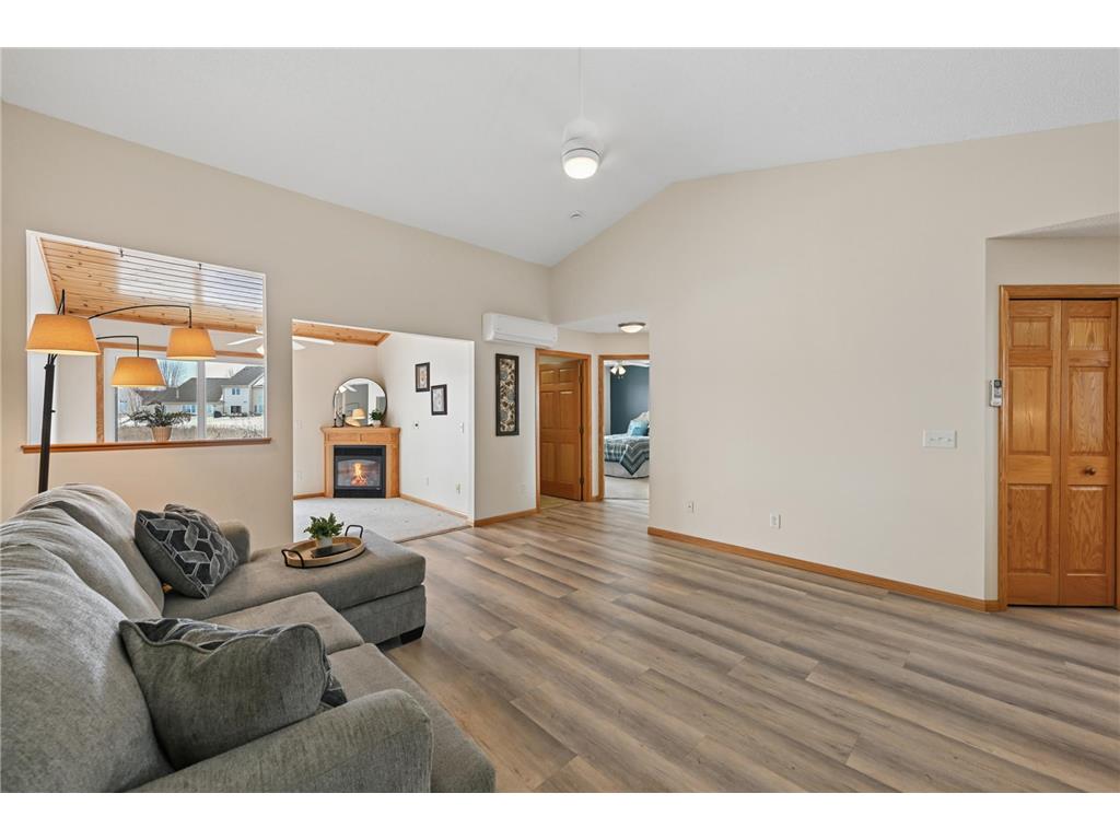 5669 Lambert Avenue NE Albertville MN 55301 7032835 image4