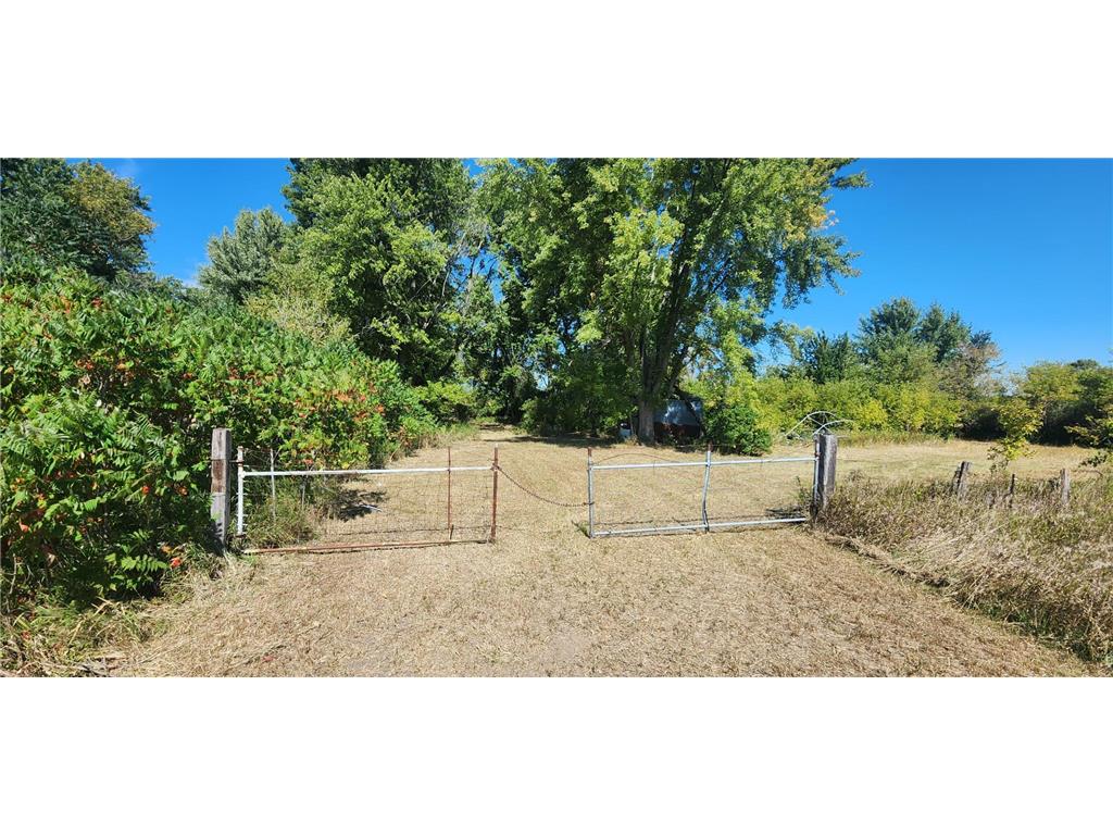 5671 320th Avenue Alton Twp MN 56093 6435391 image1