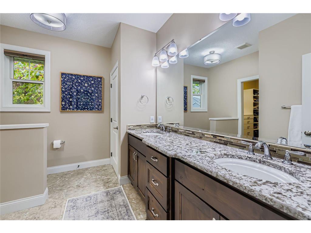 5676 Garden Drive Woodbury MN 55129 6803301 image23