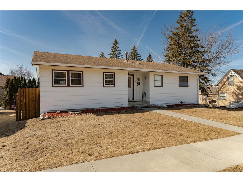 568 East Avenue Zumbrota MN 55992 6683823 image1