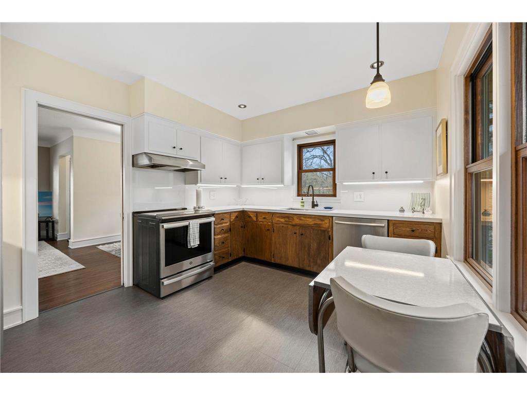 568 Frontenac Place Saint Paul MN 55104 7054722 image13