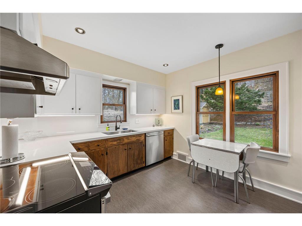 568 Frontenac Place Saint Paul MN 55104 7054722 image14
