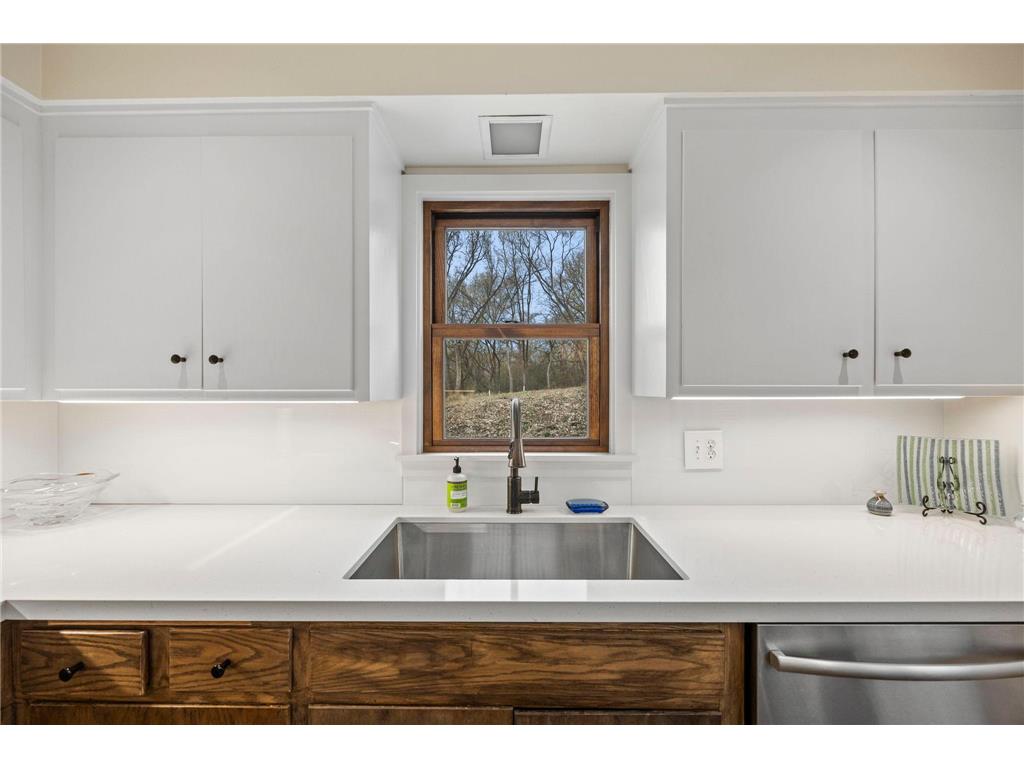 568 Frontenac Place Saint Paul MN 55104 7054722 image15