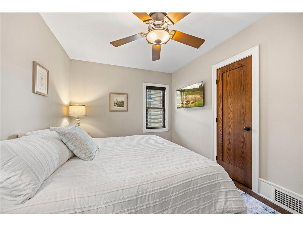 568 Frontenac Place Saint Paul MN 55104 7054722 image22