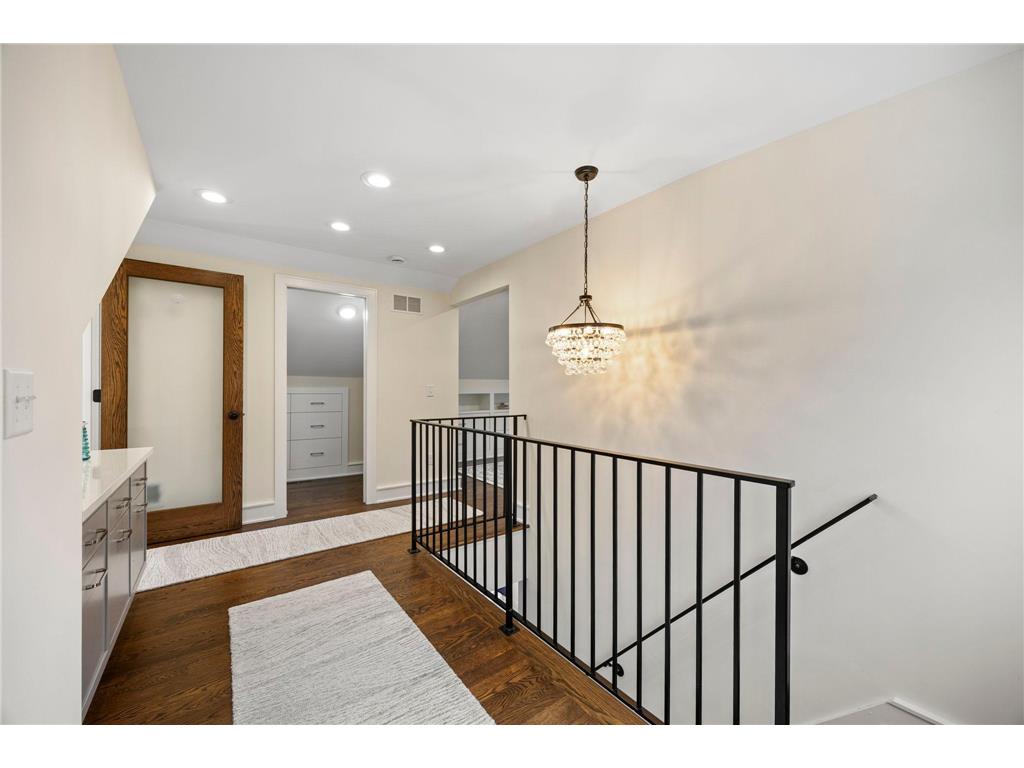 568 Frontenac Place Saint Paul MN 55104 7054722 image29
