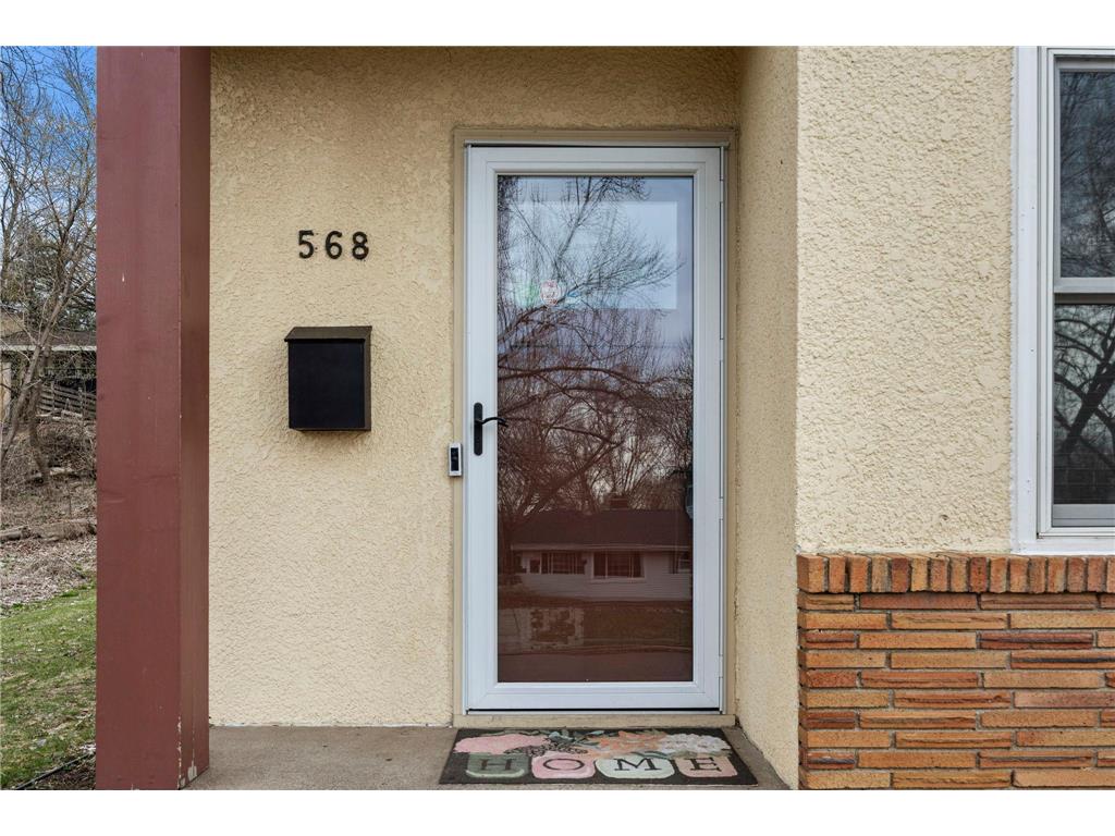 568 Frontenac Place Saint Paul MN 55104 7054722 image3