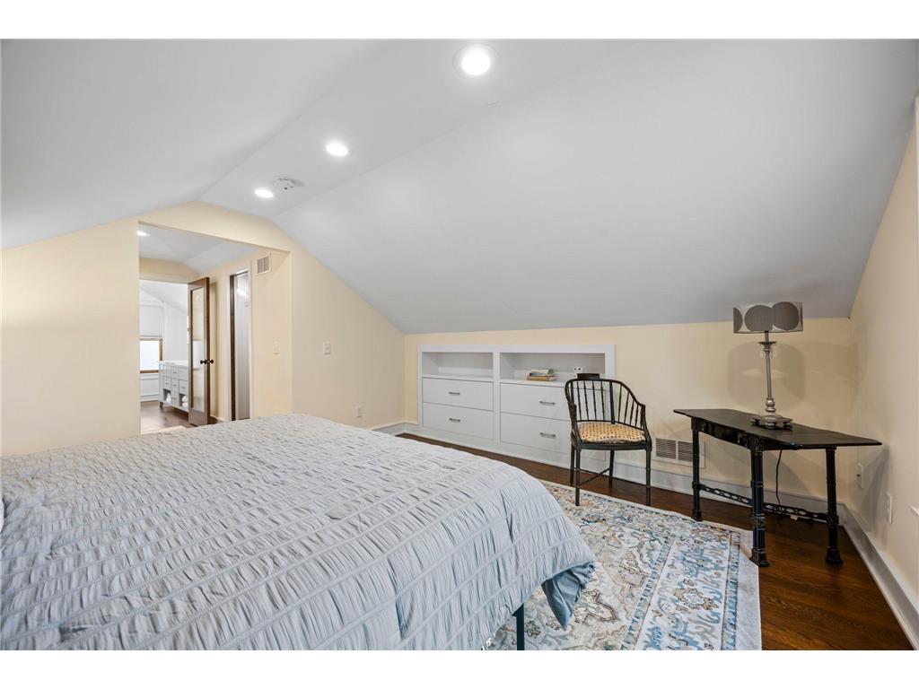 568 Frontenac Place Saint Paul MN 55104 7054722 image36