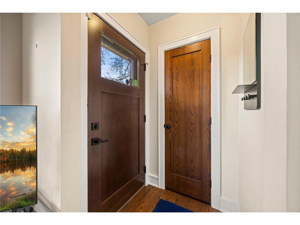568 Frontenac Place Saint Paul MN 55104 7054722 image4