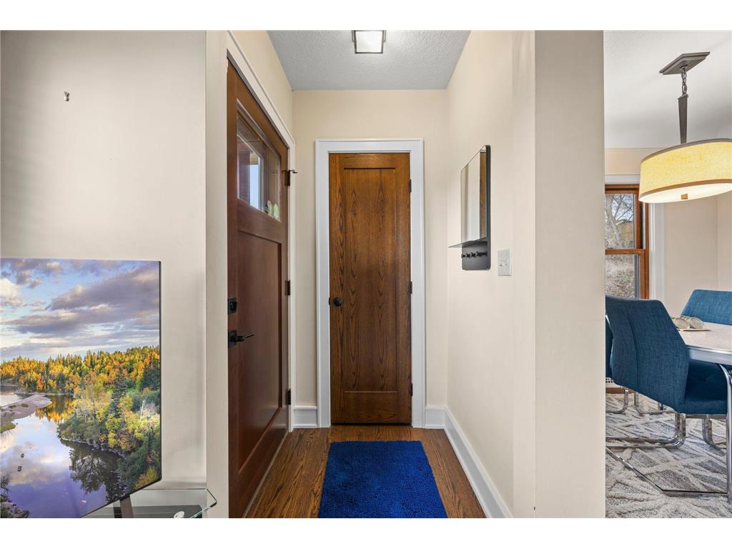 568 Frontenac Place Saint Paul MN 55104 7054722 image5