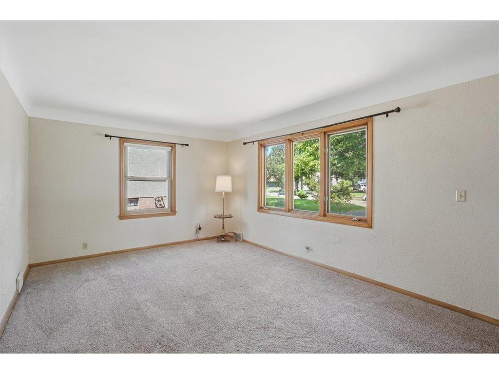 568 Shryer Avenue W Roseville MN 55113 7082948 image4