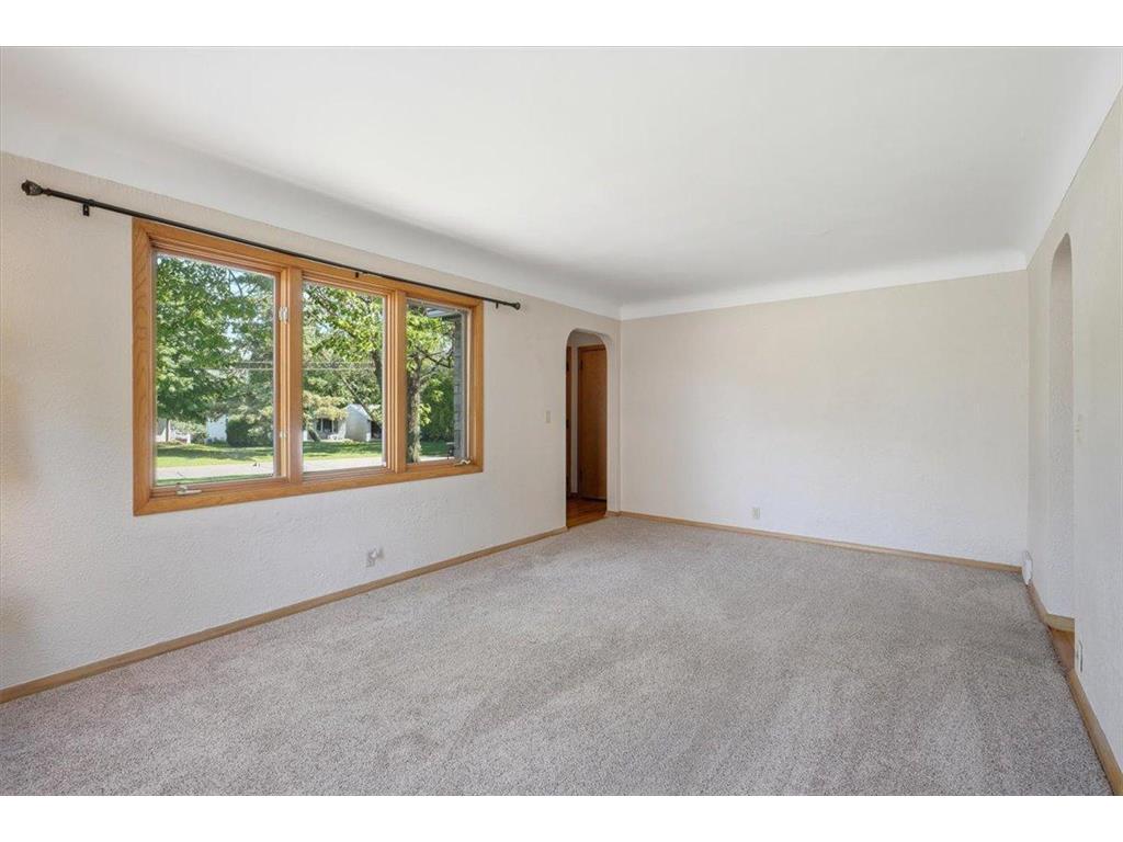 568 Shryer Avenue W Roseville MN 55113 7082948 image5