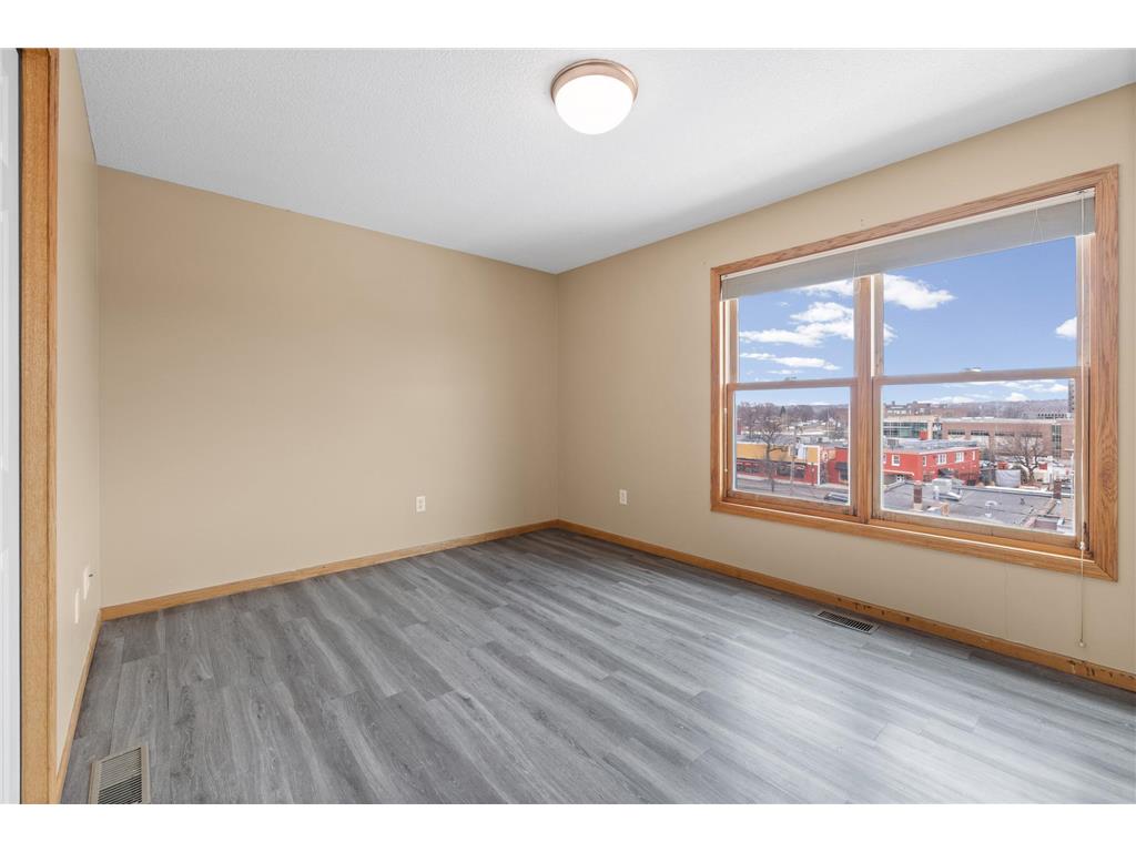 568 State Street #C Saint Paul MN 55107 7017229 image24