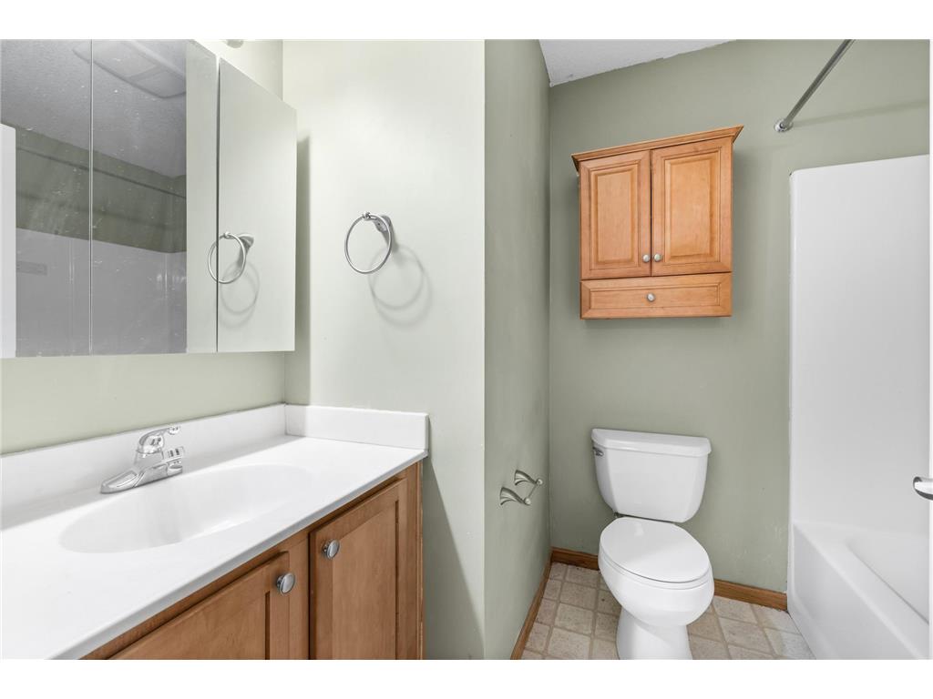 568 State Street #C Saint Paul MN 55107 7017229 image25