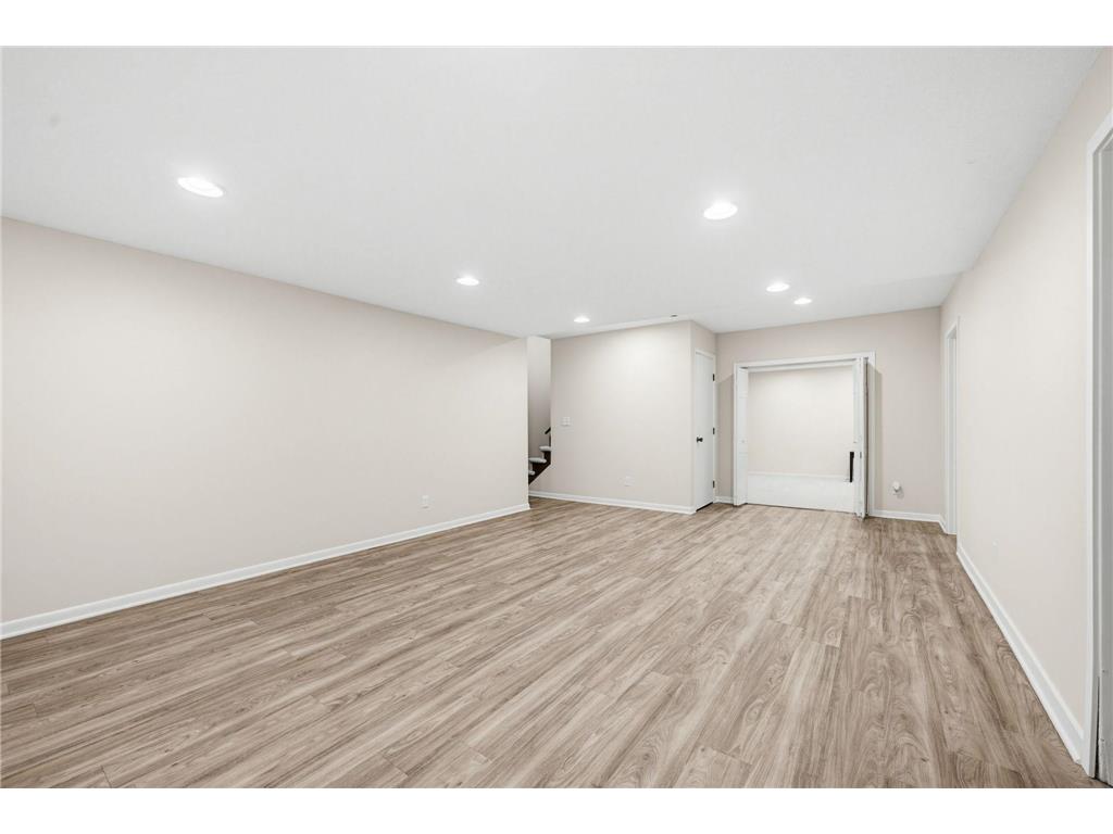 5688 Arthur Street NE Fridley MN 55432 7063048 image41