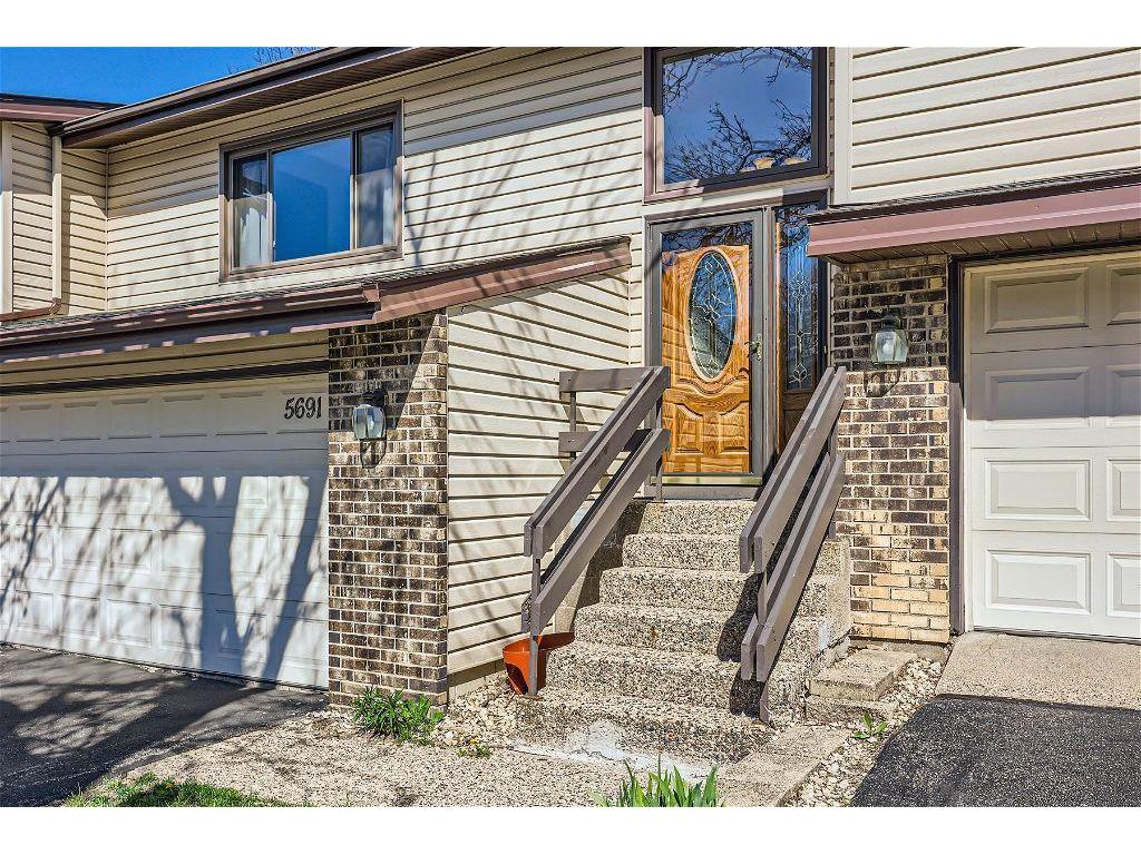 5691 Hyland Courts Drive Bloomington MN 55437 6525870 image1