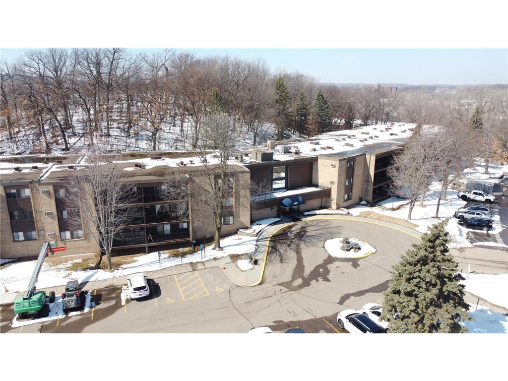 5697 Green Circle Drive #208 Minnetonka MN 55343 7042455 image2