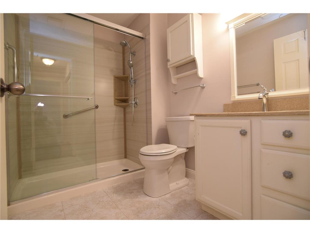 5697 Green Circle Drive #208 Minnetonka MN 55343 7042455 image4
