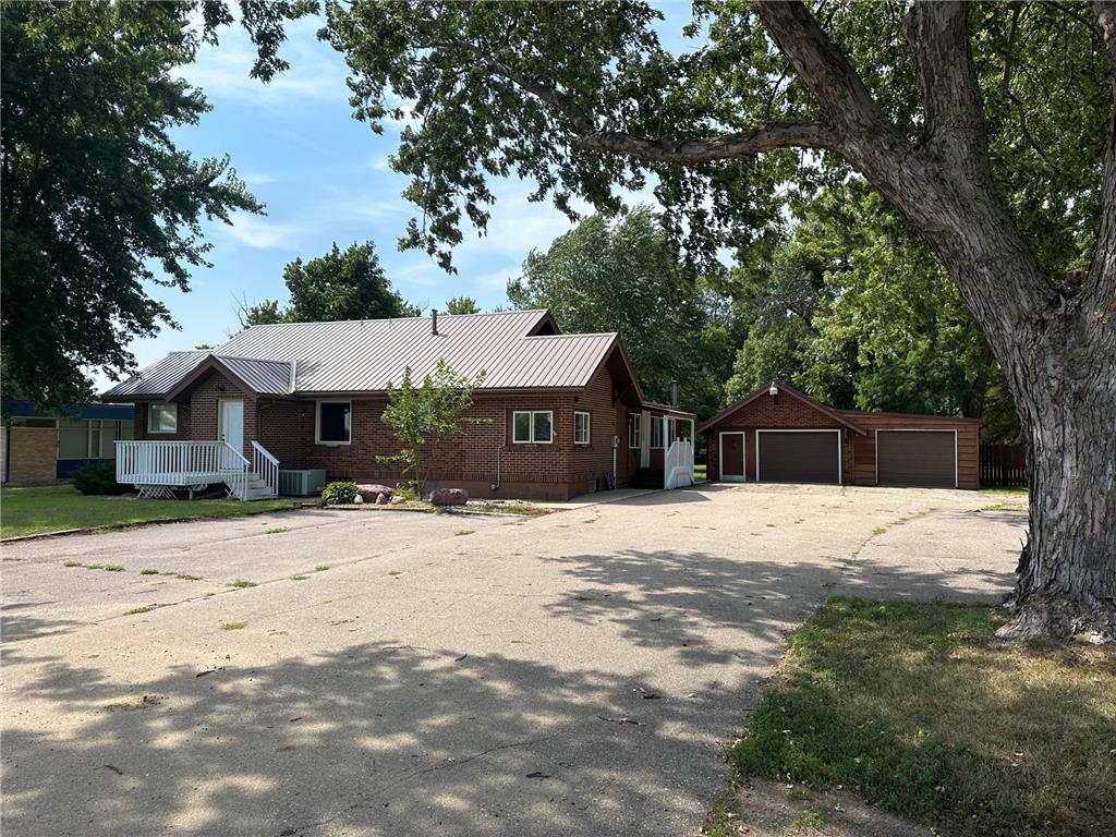 570 2nd Avenue N Windom MN 56101 6644433 image1