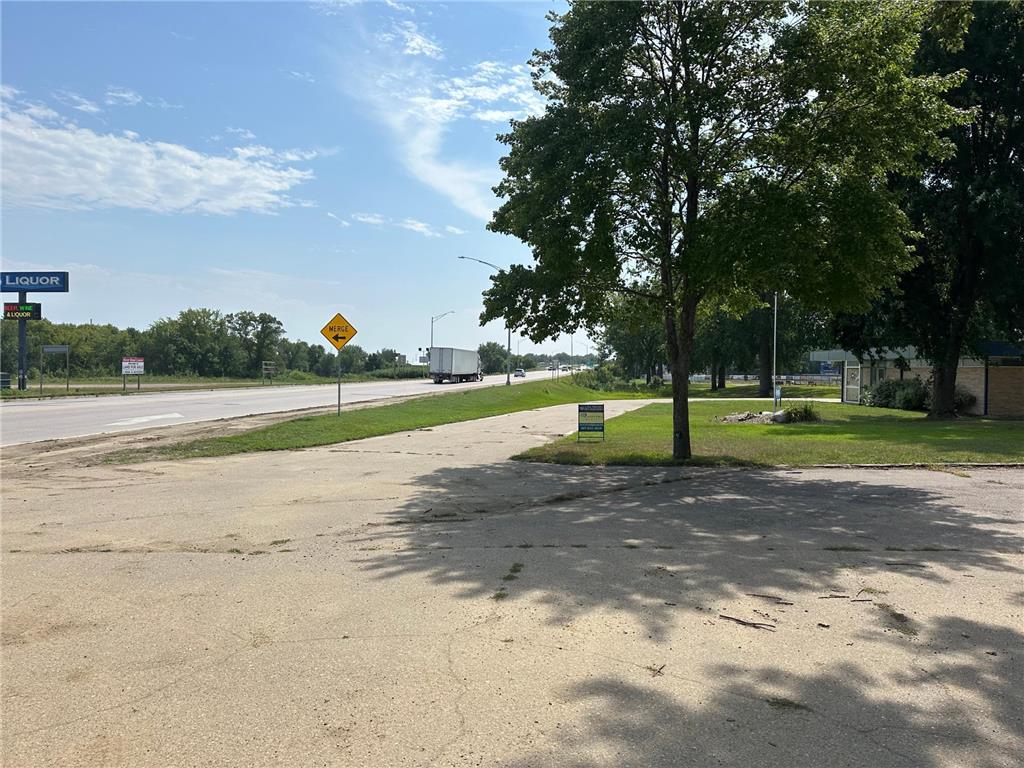 570 2nd Avenue N Windom MN 56101 6644433 image3