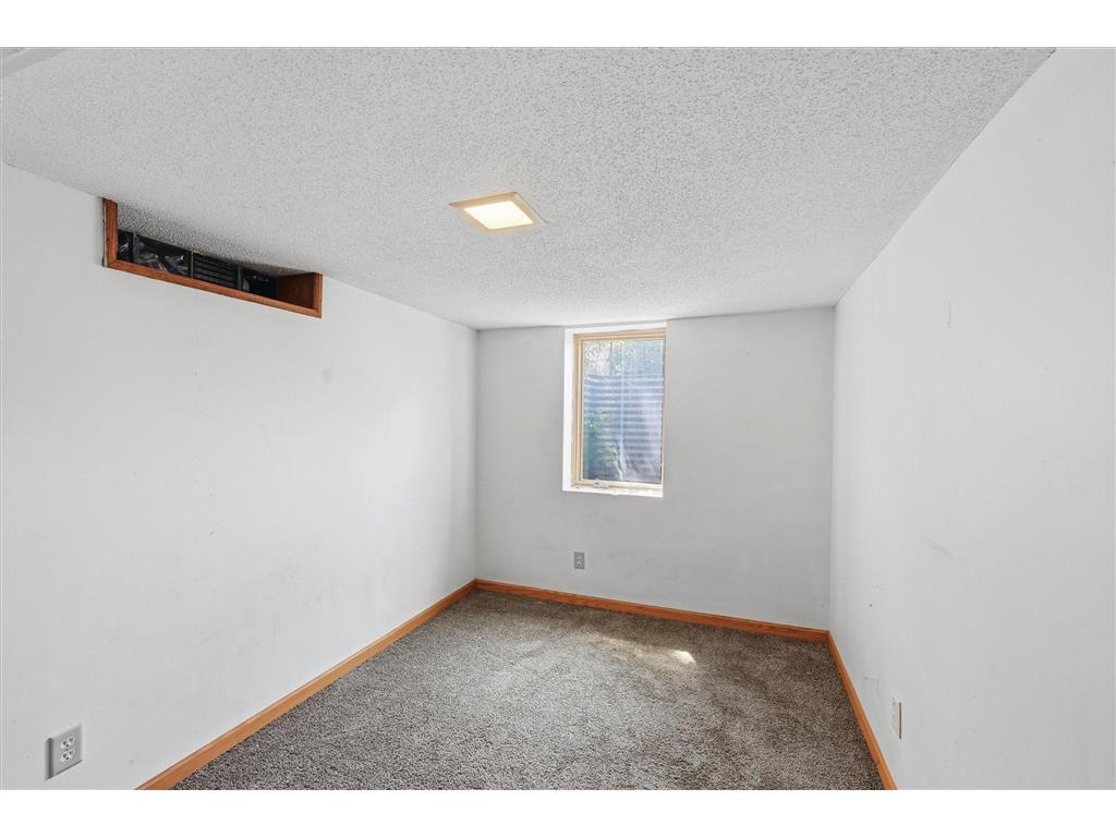 570 Ironton Street NE Fridley MN 55432 7110012 image11