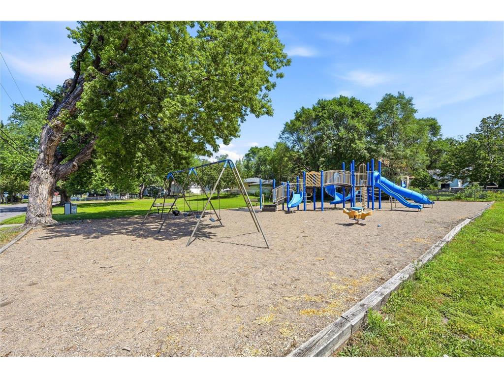 570 Ironton Street NE Fridley MN 55432 7110012 image17