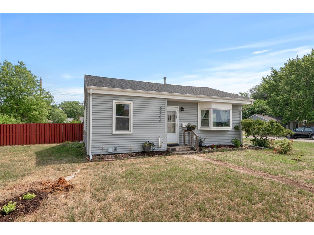 5700 Brunswick Avenue N Crystal MN 55429 6411557 image1