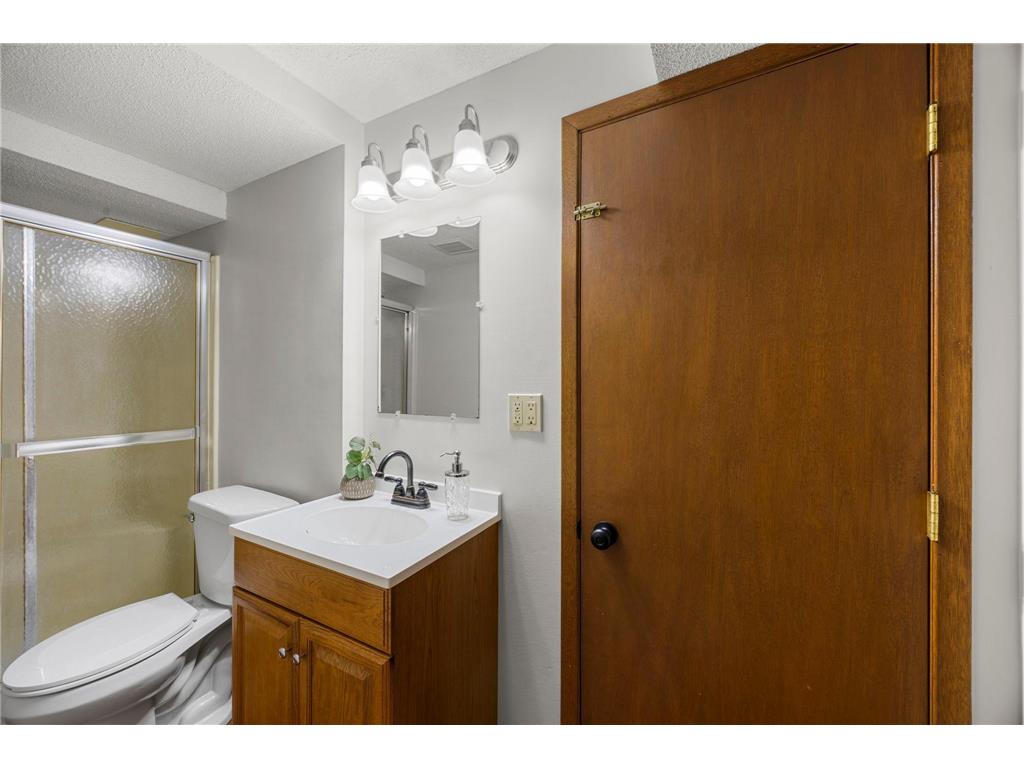 5700 Deer Trail E Shoreview MN 55126 7109425 image18