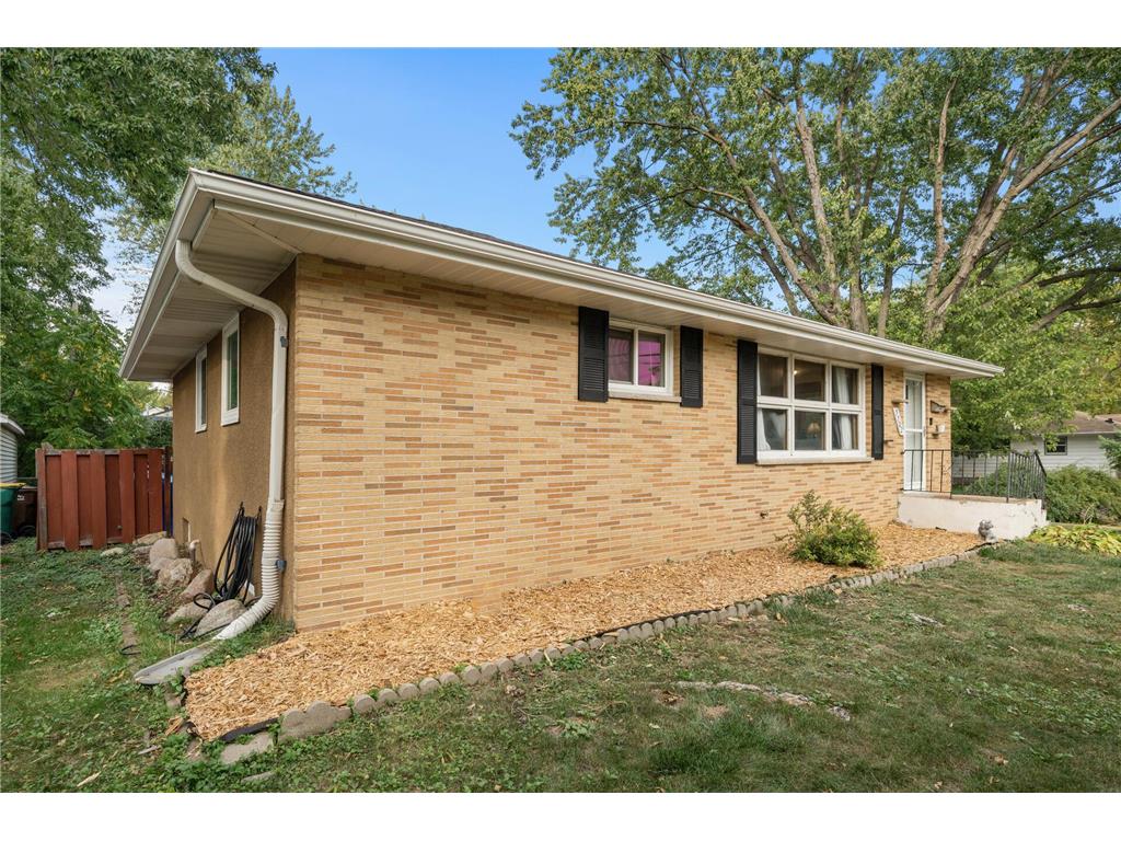 5702 34th Avenue N Crystal MN 55422 6438115 image1