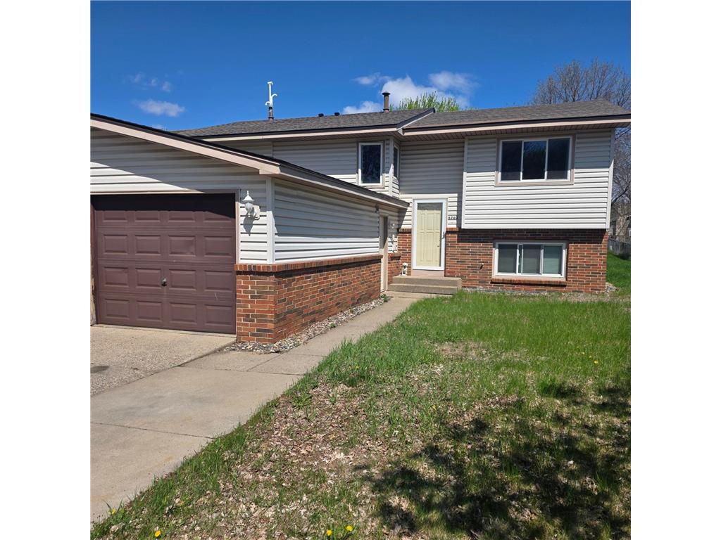 5702 84 1/2 Avenue N Brooklyn Park MN 55443 7058085 image1