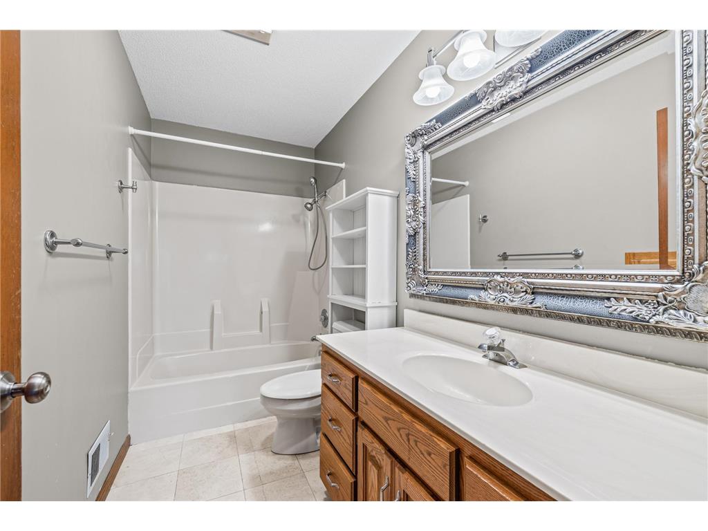 5705 Lois Lane Shoreview MN 55126 7079672 image25