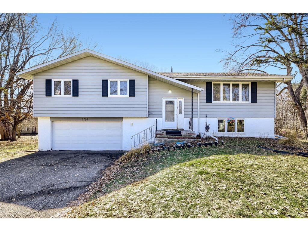 5705 Phoenix Street Golden Valley MN 55422 7020901 image1