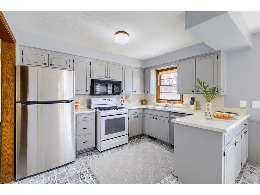 5705 Phoenix Street Golden Valley MN 55422 7020901 image4