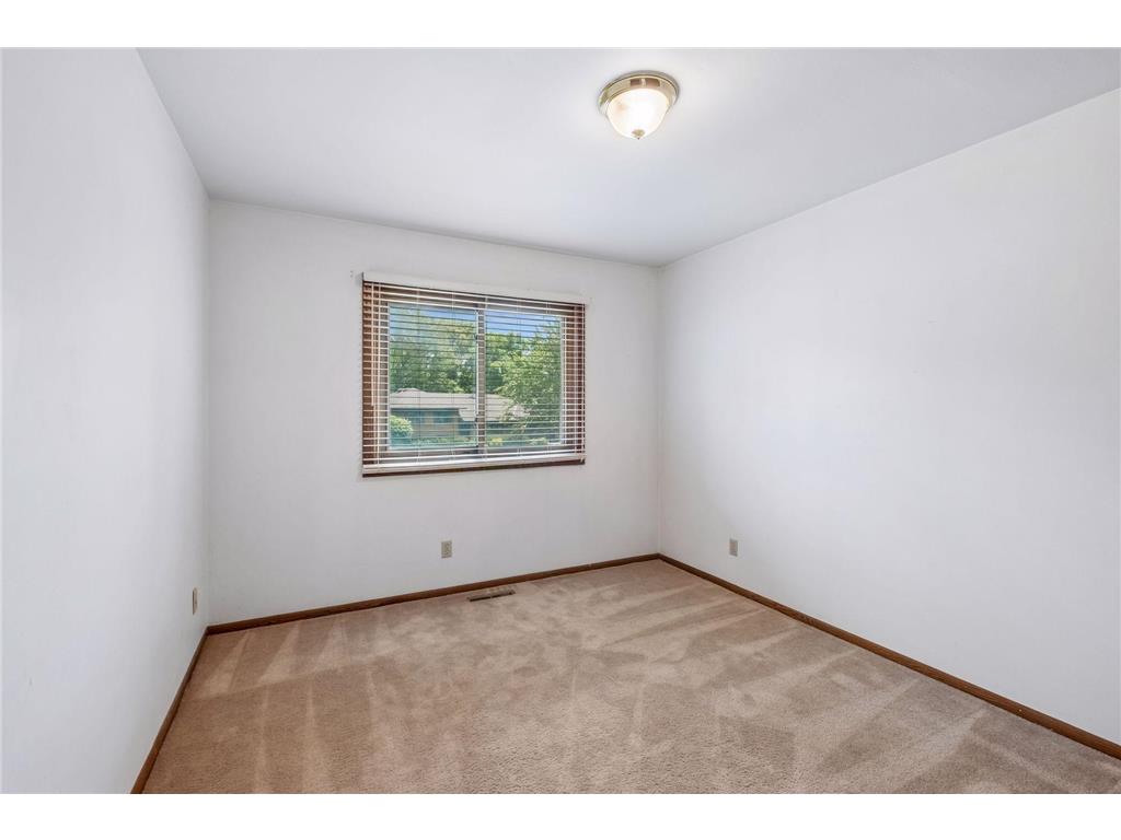 5706 W 98 1/2 Street Bloomington MN 55437 7024999 image10