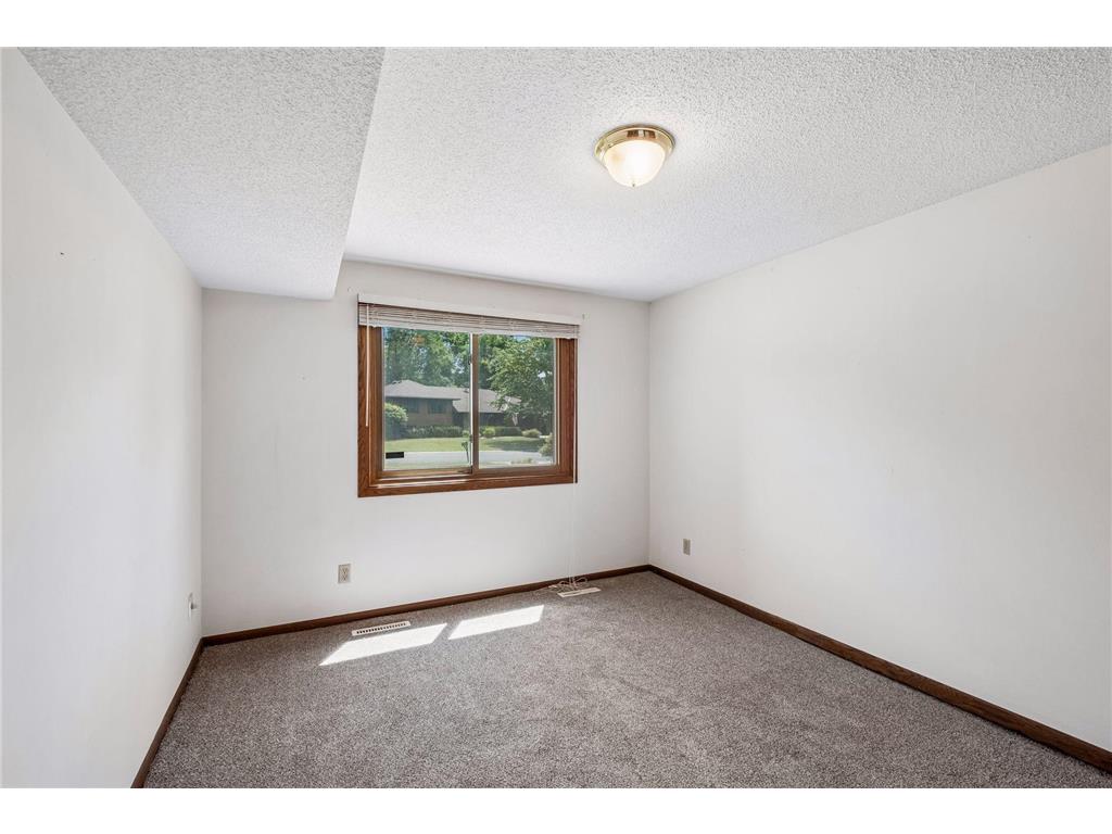 5706 W 98 1/2 Street Bloomington MN 55437 7024999 image14