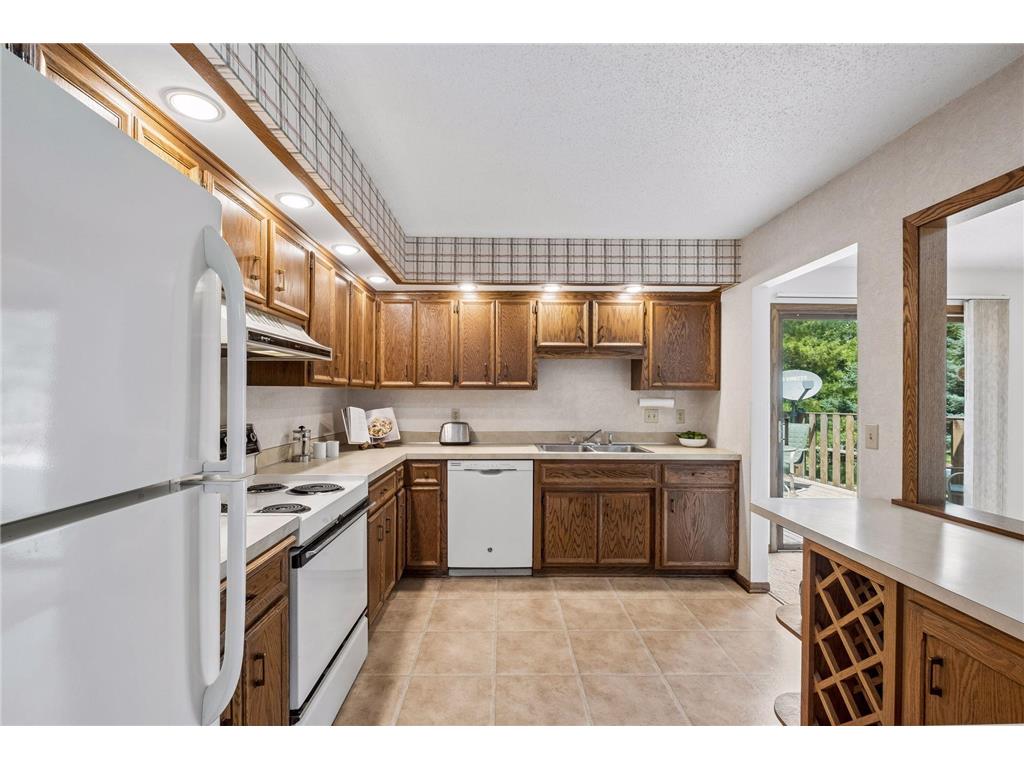 5706 W 98 1/2 Street Bloomington MN 55437 7024999 image2