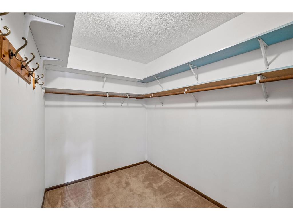 5706 W 98 1/2 Street Bloomington MN 55437 7024999 image22