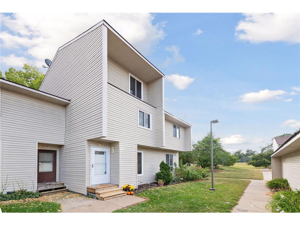 5709 80th Avenue N Brooklyn Park MN 55443 6607555 image1