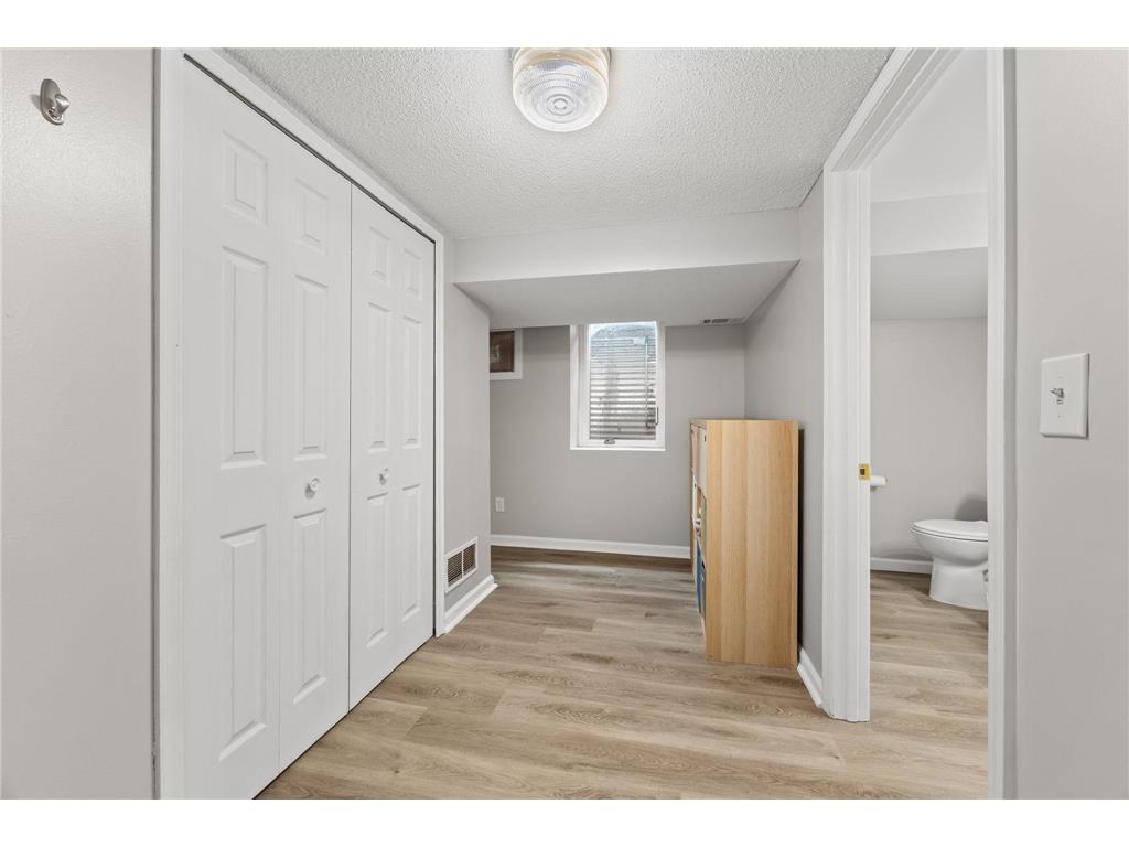 5709 W Lake Street Saint Louis Park MN 55416 7098667 image17