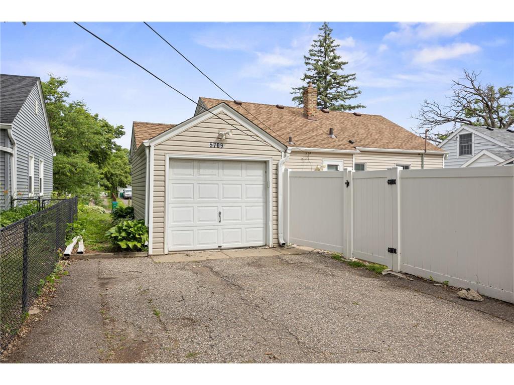 5709 W Lake Street Saint Louis Park MN 55416 7098667 image19