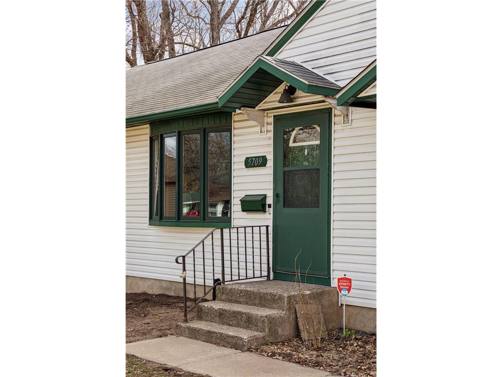 5709 Wilshire Boulevard Crystal MN 55429 6517558 image1