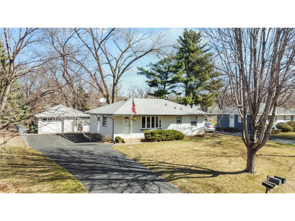 571 108th Avenue NW Coon Rapids MN 55448 6697111 image1