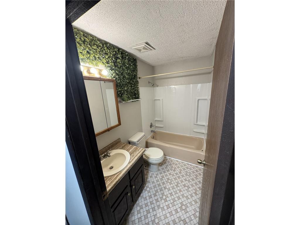 571 County Road B E Maplewood MN 55117 6788425 image4