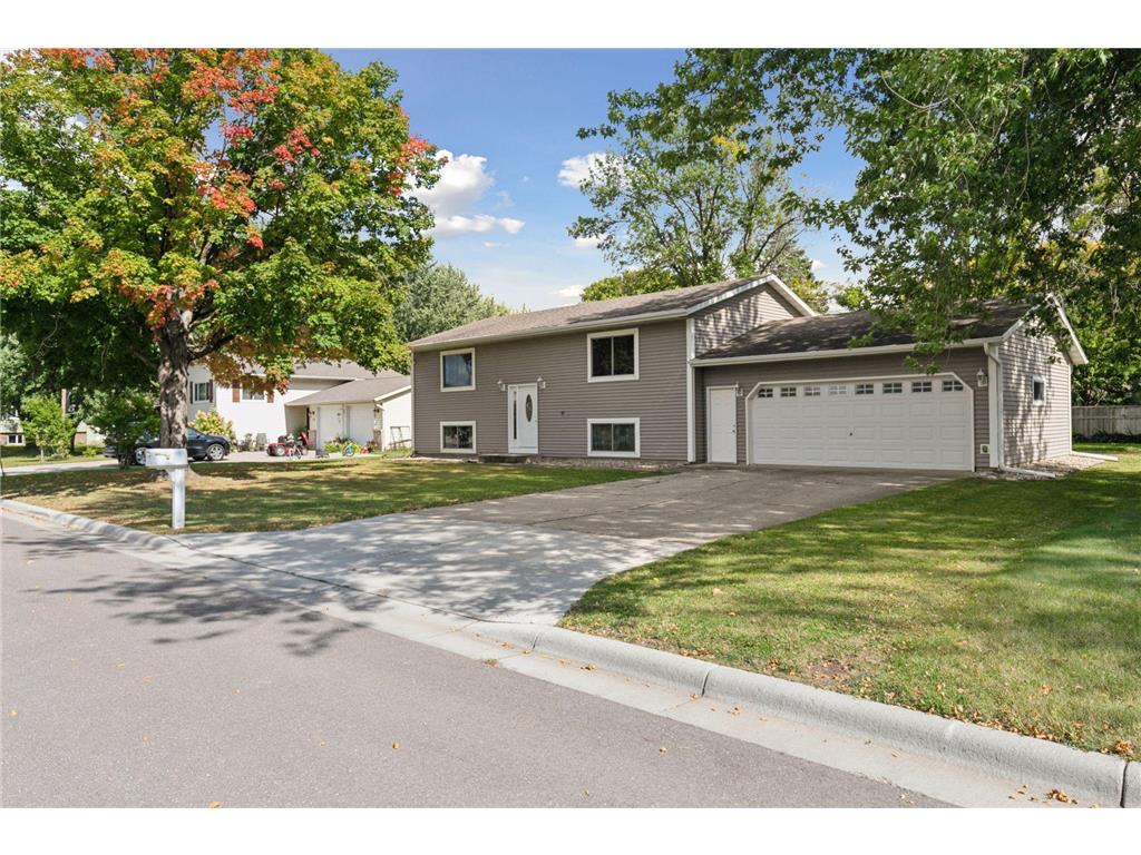 571 N Park Avenue Le Center MN 56057 6793566 image1