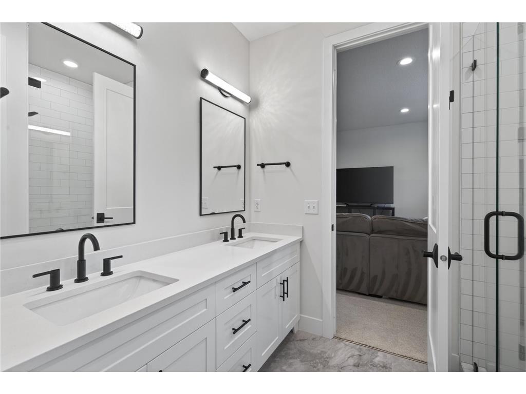 5717 W 68th Street Edina MN 55439 7081032 image40