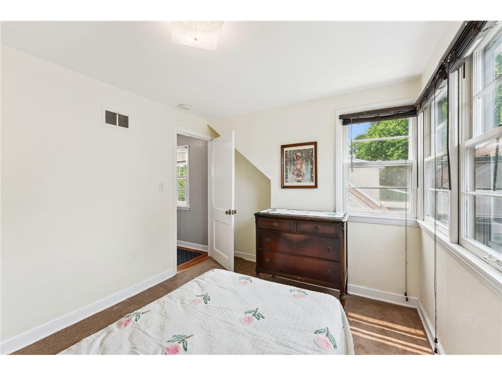 5718 13th Avenue S Minneapolis MN 55417 7063897 image26